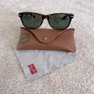 Women’s tortoise Ray-Ban sunglasses